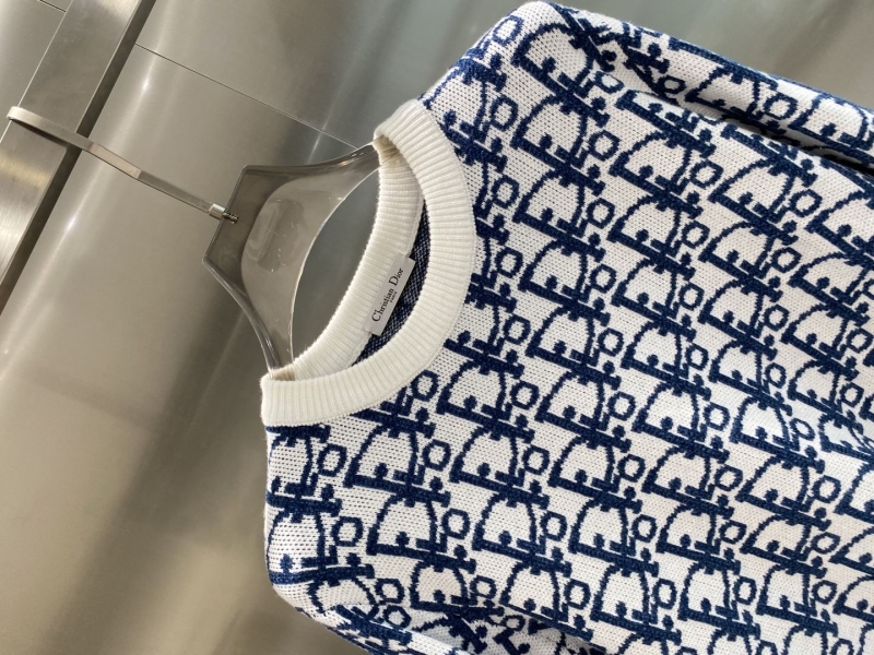 chr1st1an D10r sweaters